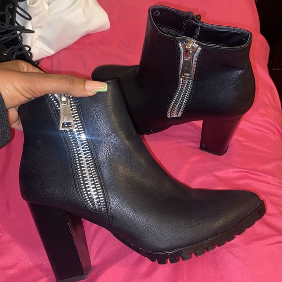 Very cute shoes! - Picture 3 of 4